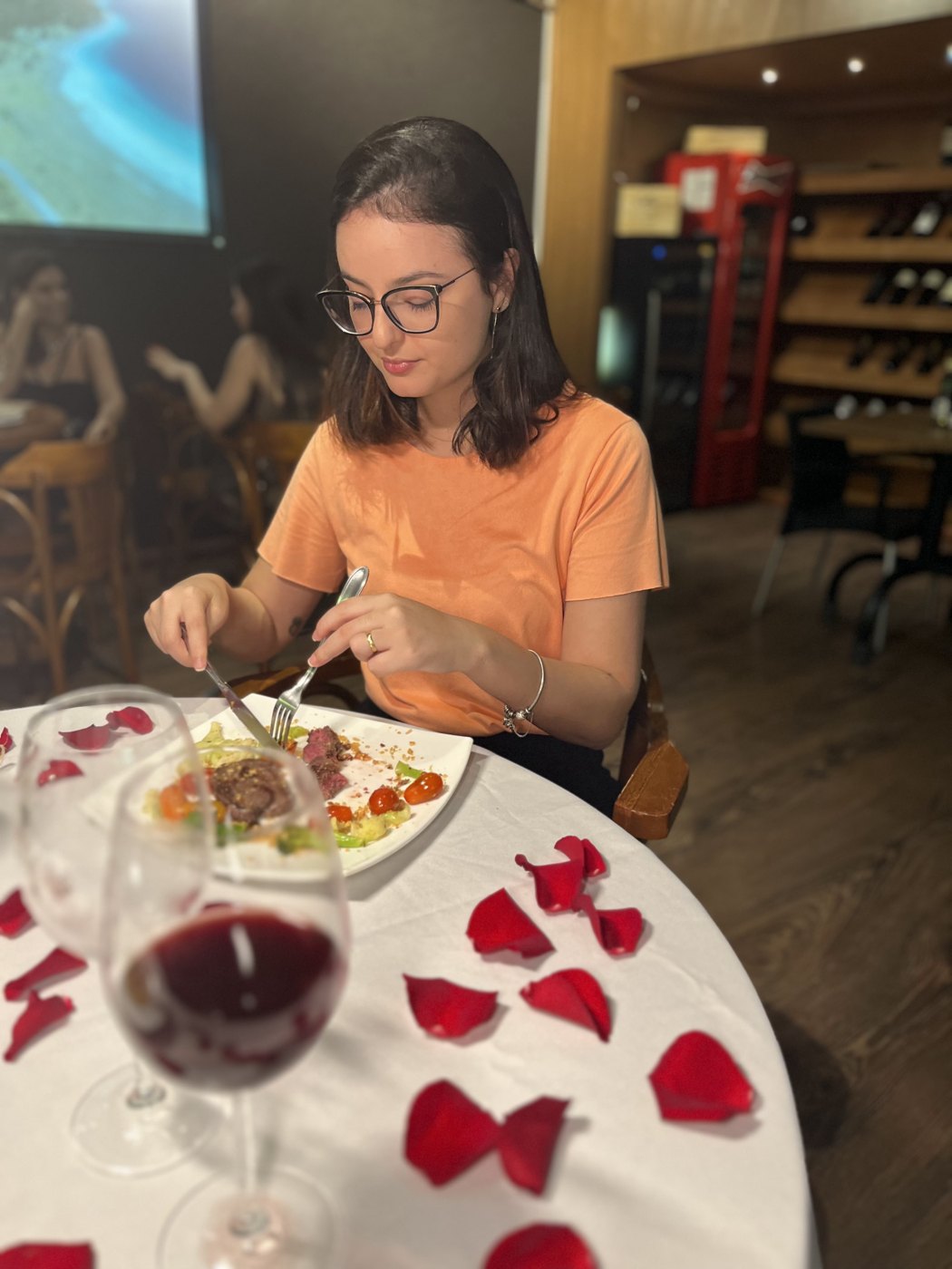 Casal na mesa